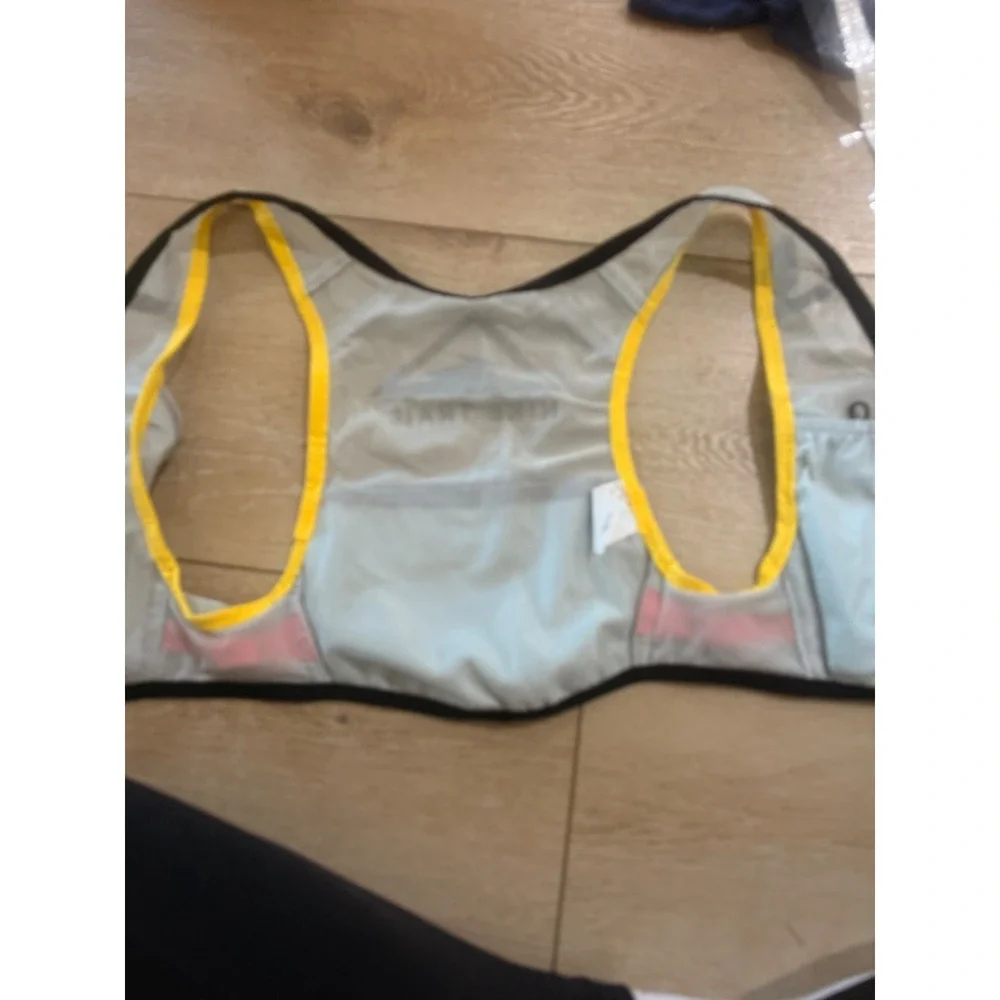 Nike Trail Running Vest Kiger 4.0 Grey Yellow Mesh Hydration Pack XS